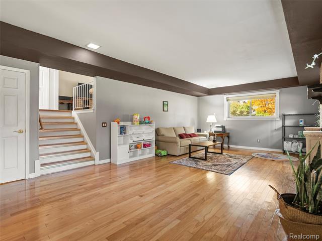 Builiding view seventeen for 1939 Chancery, Troy, MI. 48085