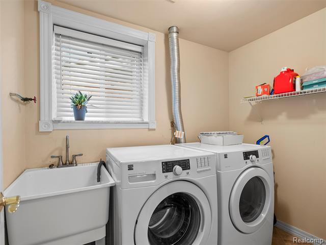 Builiding view thirty eight for 1939 Chancery, Troy, MI. 48085