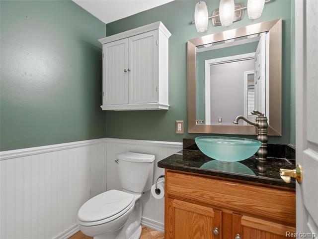 Builiding view thirty two for 1939 Chancery, Troy, MI. 48085