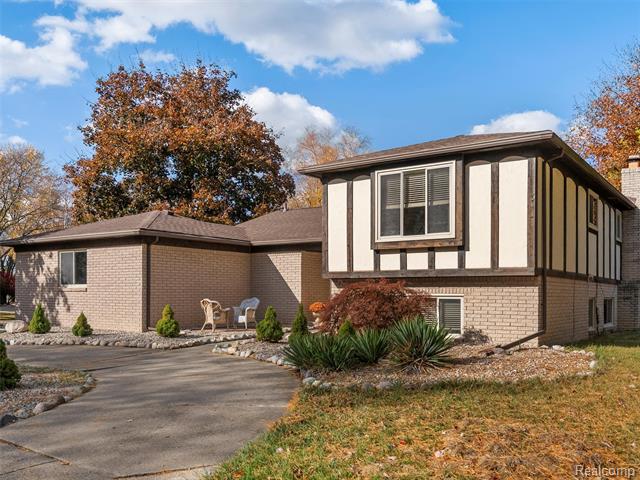 Builiding view three for 1939 Chancery, Troy, MI. 48085