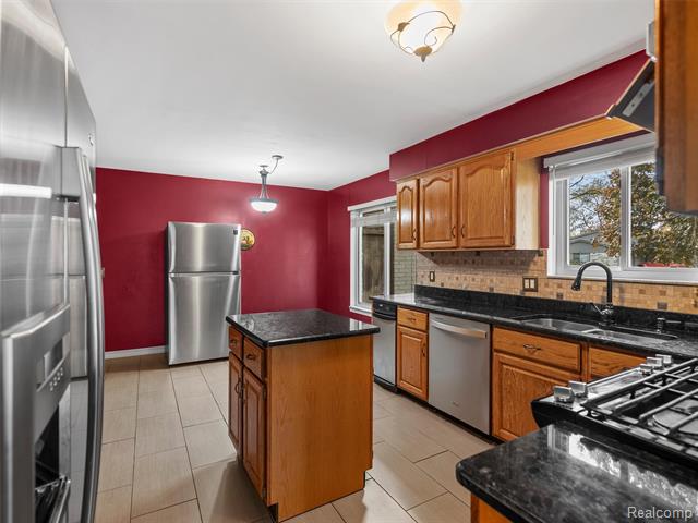 Builiding view twenty two for 1939 Chancery, Troy, MI. 48085