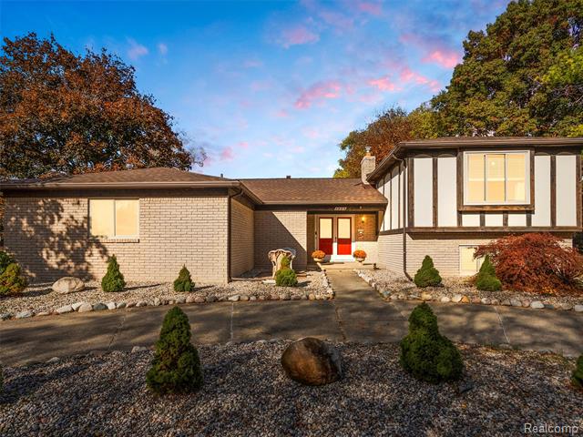 front view for 1939 Chancery Ave, Troy, Mi. 48085