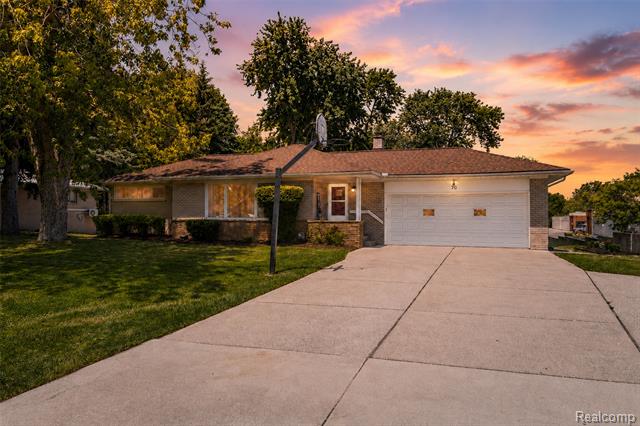 front view for 70 W Hamlin Rd, Rochester, Mi. 48307