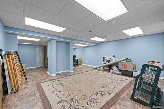 Builiding view forty one for 871 Spartan, Rochester, MI. 48309