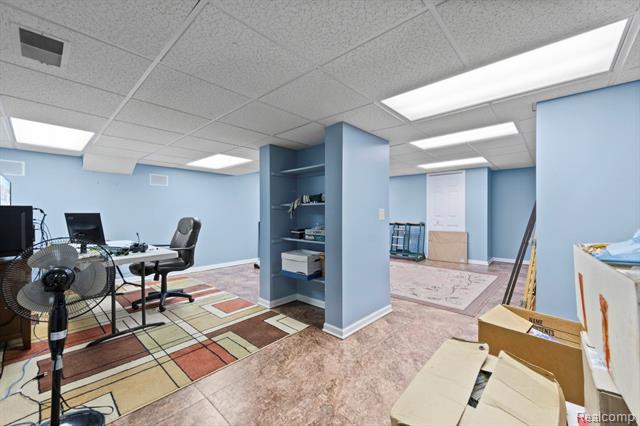 Builiding view forty three for 871 Spartan, Rochester, MI. 48309