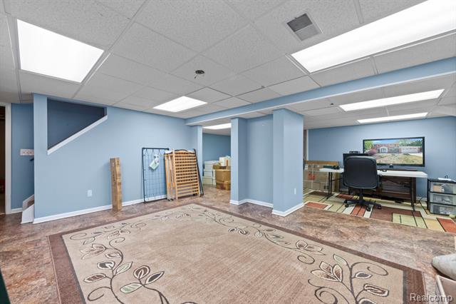 Builiding view forty two for 871 Spartan, Rochester, MI. 48309