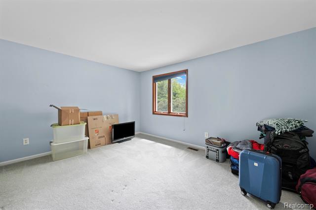 Builiding view thirty nine for 871 Spartan, Rochester, MI. 48309