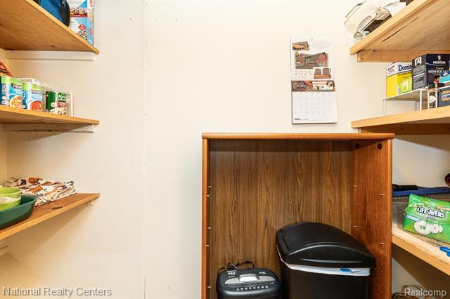 Builiding view eight for 837 Dakota, Rochester, MI. 48307