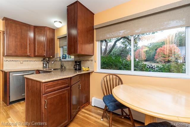 Builiding view fourteen for 837 Dakota, Rochester, MI. 48307