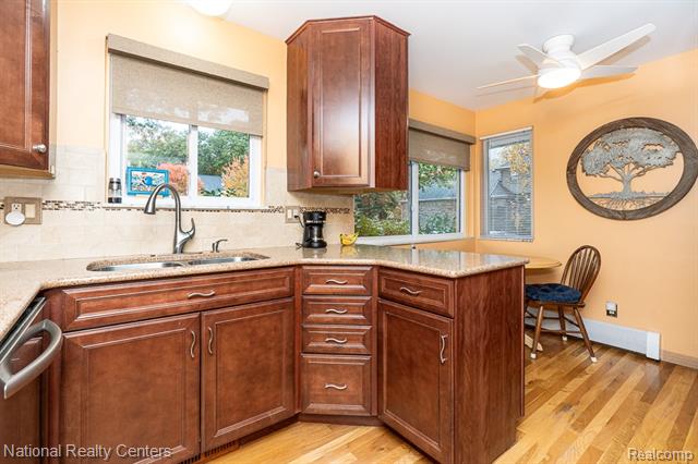 Builiding view nine for 837 Dakota, Rochester, MI. 48307