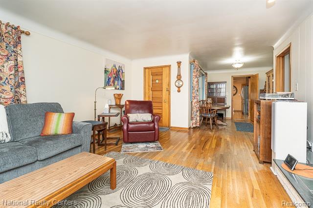 Builiding view three for 837 Dakota, Rochester, MI. 48307