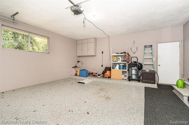 Builiding view twenty seven for 837 Dakota, Rochester, MI. 48307