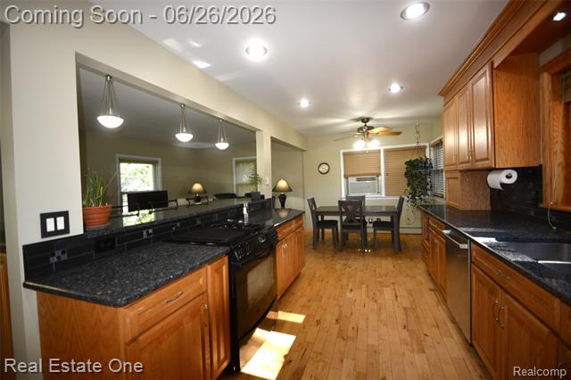 Builiding view eight for 615 Willard, Rochester, MI. 48307