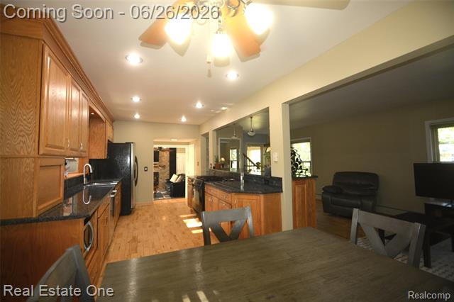 Builiding view nine for 615 Willard, Rochester, MI. 48307