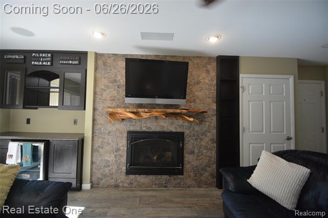 Builiding view twenty four for 615 Willard, Rochester, MI. 48307