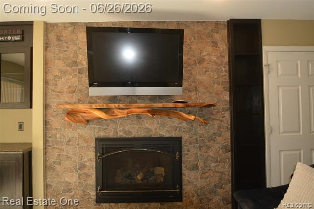 Builiding view twenty three for 615 Willard, Rochester, MI. 48307