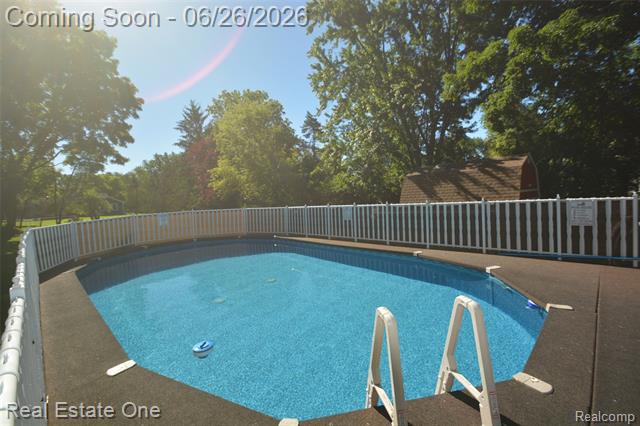 Builiding view twenty two for 615 Willard, Rochester, MI. 48307