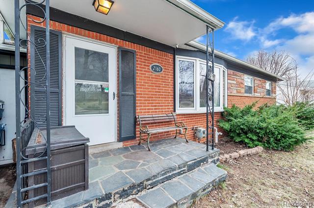 front view for 2160 Phillips Rd, Auburn Hills, Mi. 48326