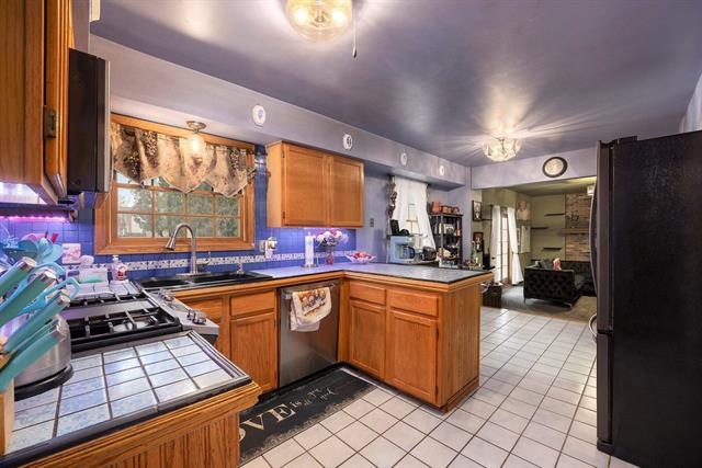 Builiding view nine for 408 Arlington, Rochester, MI. 48307