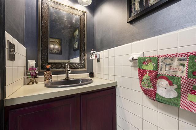 Builiding view thirteen for 408 Arlington, Rochester, MI. 48307