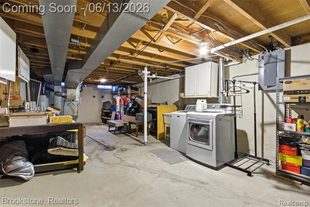 Builiding view fifteen for 520 May, Rochester, MI. 48307