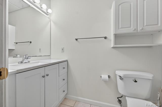 Builiding view fifty three for 1259 Burgoyne, Rochester, MI. 48307