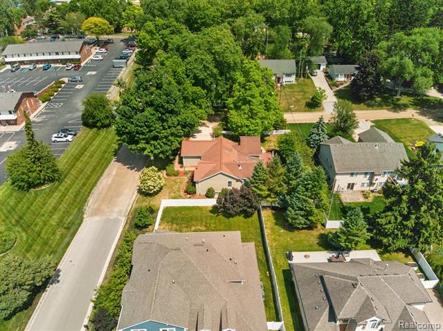 Builiding view sixty three for 1259 Burgoyne, Rochester, MI. 48307