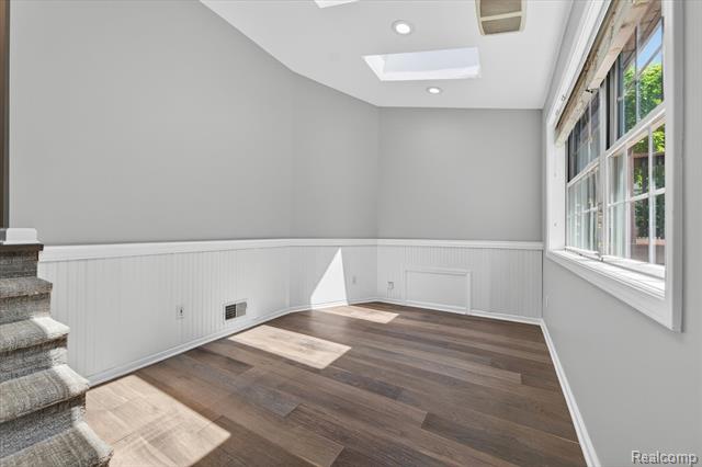 Builiding view thirty eight for 1259 Burgoyne, Rochester, MI. 48307