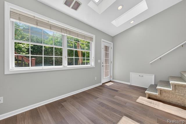 Builiding view thirty nine for 1259 Burgoyne, Rochester, MI. 48307