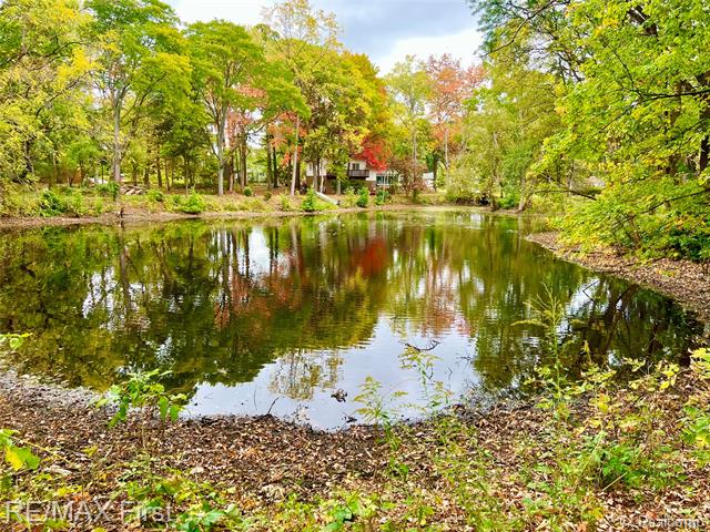 Builiding view one for 2375 Snellbrook, Auburn Hills, MI. 48326