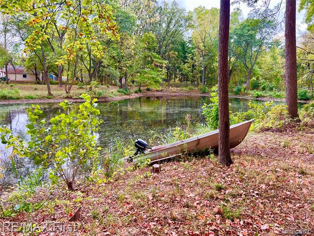 Builiding view three for 2375 Snellbrook, Auburn Hills, MI. 48326