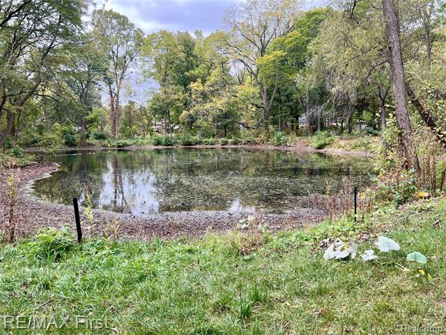 Builiding view twenty for 2375 Snellbrook, Auburn Hills, MI. 48326