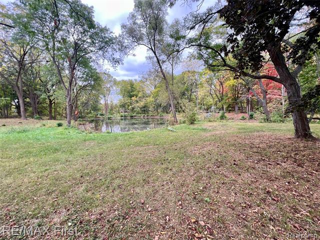 Builiding view two for 2375 Snellbrook, Auburn Hills, MI. 48326