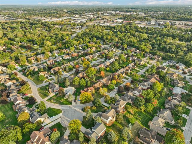 Builiding view fifty nine for 2142 Kennedy, Rochester, MI. 48309