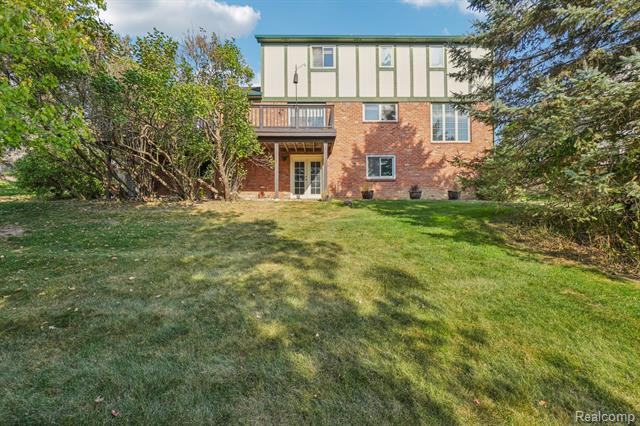 Builiding view fifty one for 2142 Kennedy, Rochester, MI. 48309