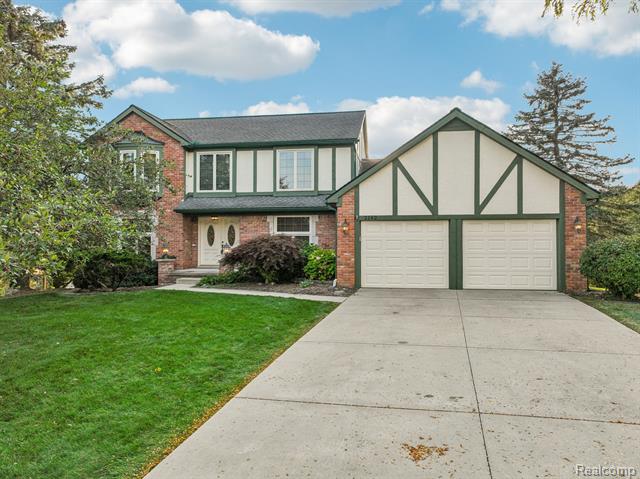 Builiding view fifty three for 2142 Kennedy, Rochester, MI. 48309