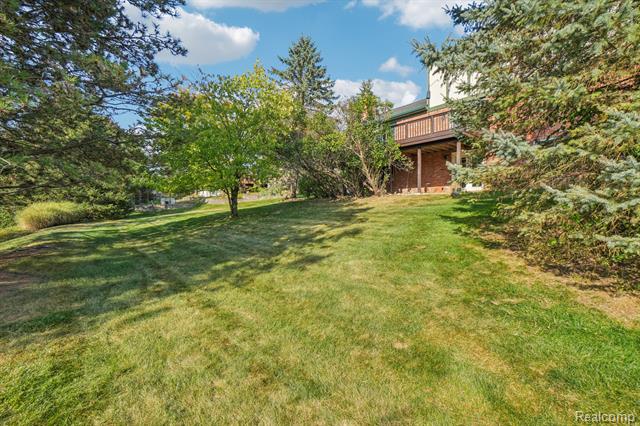 Builiding view fifty two for 2142 Kennedy, Rochester, MI. 48309