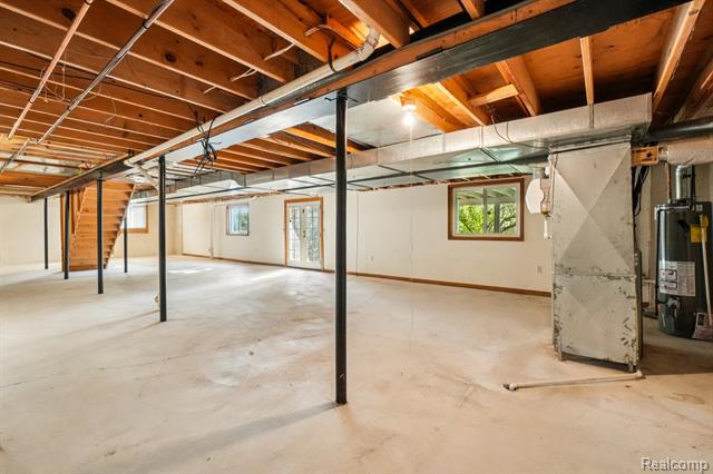 Builiding view forty seven for 2142 Kennedy, Rochester, MI. 48309