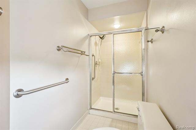 Builiding view forty three for 2142 Kennedy, Rochester, MI. 48309