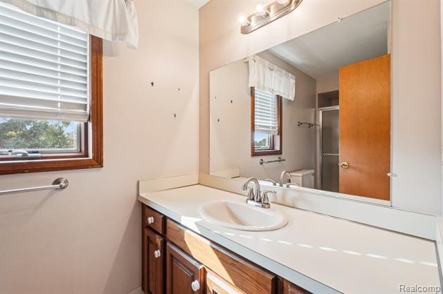 Builiding view forty two for 2142 Kennedy, Rochester, MI. 48309