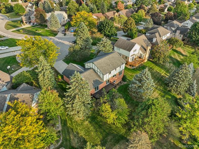 Builiding view sixty seven for 2142 Kennedy, Rochester, MI. 48309