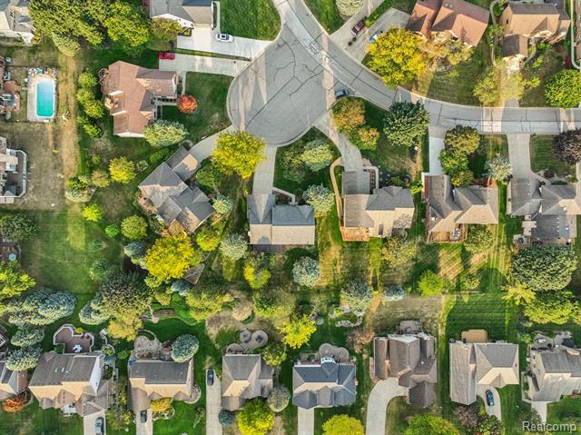 Builiding view sixty three for 2142 Kennedy, Rochester, MI. 48309