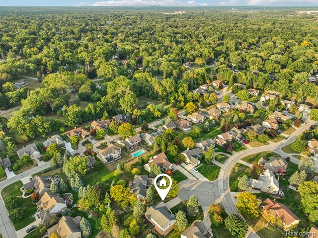 Builiding view sixty two for 2142 Kennedy, Rochester, MI. 48309