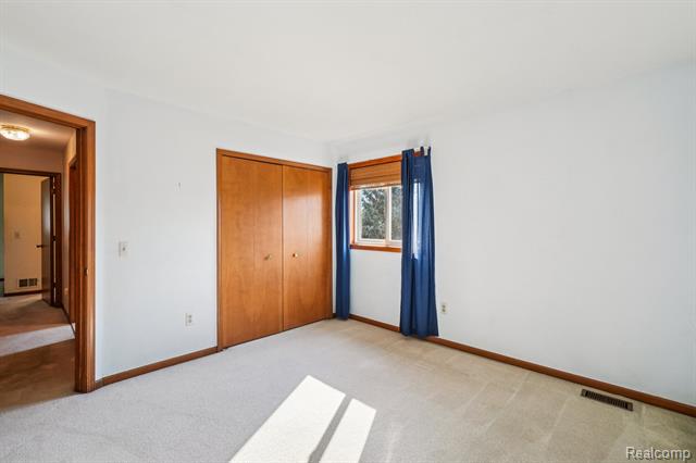 Builiding view thirty four for 2142 Kennedy, Rochester, MI. 48309