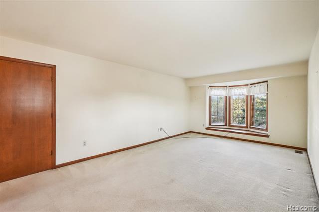 Builiding view thirty nine for 2142 Kennedy, Rochester, MI. 48309