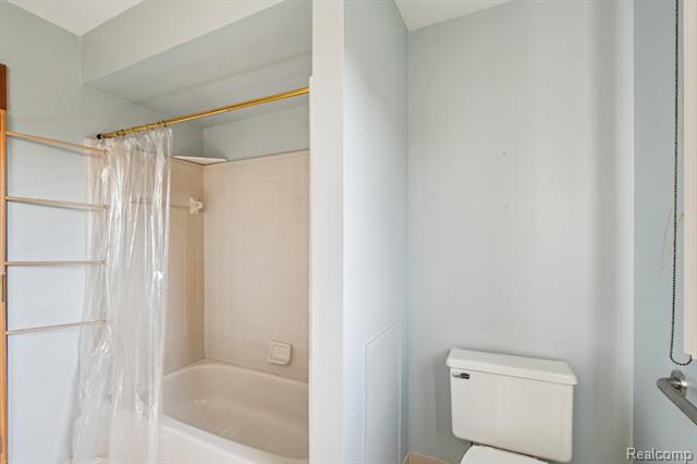 Builiding view thirty seven for 2142 Kennedy, Rochester, MI. 48309