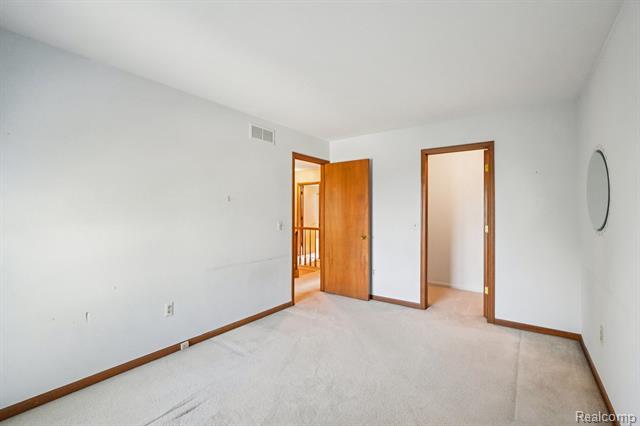 Builiding view thirty two for 2142 Kennedy, Rochester, MI. 48309