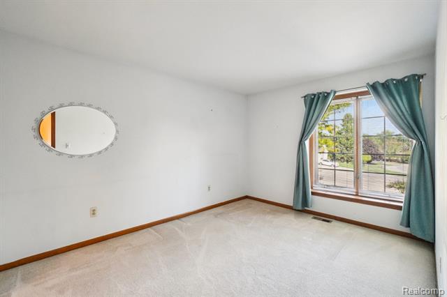 Builiding view thirty for 2142 Kennedy, Rochester, MI. 48309