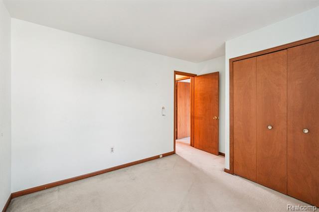 Builiding view twenty nine for 2142 Kennedy, Rochester, MI. 48309