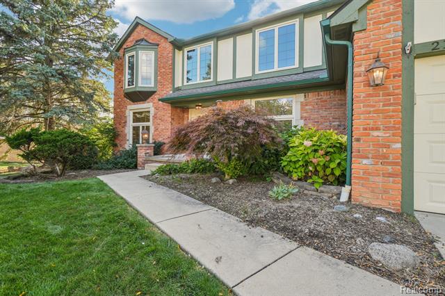 Builiding view two for 2142 Kennedy, Rochester, MI. 48309